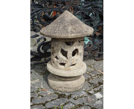 Lantern in stone H75X50