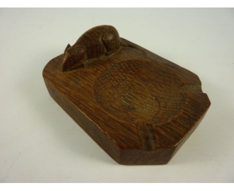 Yorkshire oak - Robert 'Mouseman' Thompson ash tray L10cm
