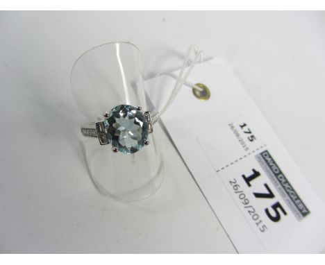 Aquamarine (approx 2.7 carat) and diamond white gold ring hallmarked 18ct