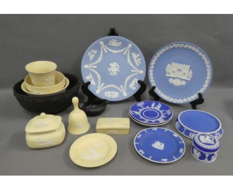 Collection of Wedgwood black basalt and jasper ware items to include a bowl, jug, trinket dishes, etc ( 15)