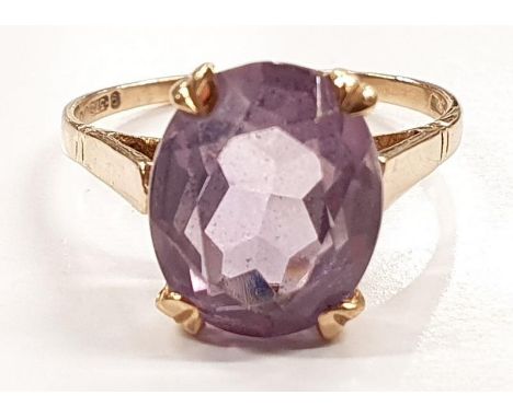 Amethyst 9ct gold ring. Size R. 