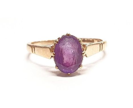 9ct gold ladies amethyst ring. Size N. 