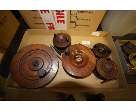 5 Vintage Wooden Centre Pin Fly Fishing Reels - 23/4 up to 6" Diameter with line fitted