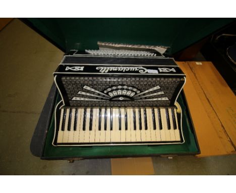 Crucianelli III Piano Accordion (cased)