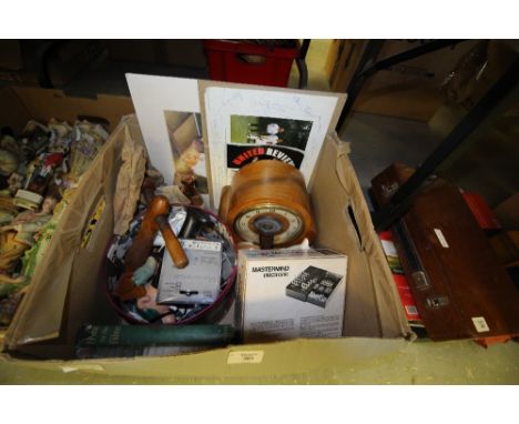 Box of misc inc 1930s mantel clock