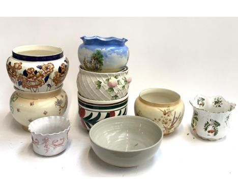 A quantity of ceramic planters (8) together with a fruit bowl 