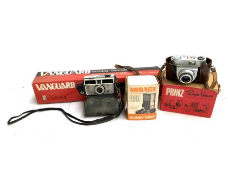 A mixed lot of photgraphica to include a Beirette camera, Mirage 200 flash unit, Prinz super viewer, Kodak Instamatic 204, Va