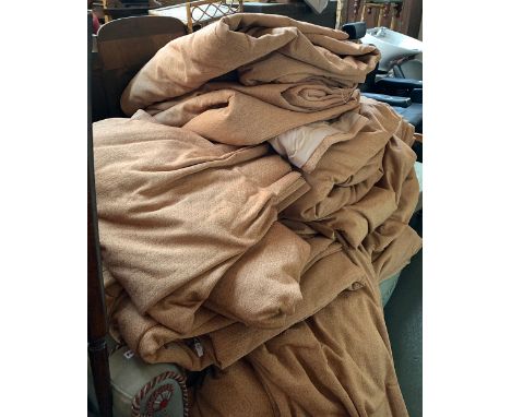 A very large lot of lined and interlined curtains 