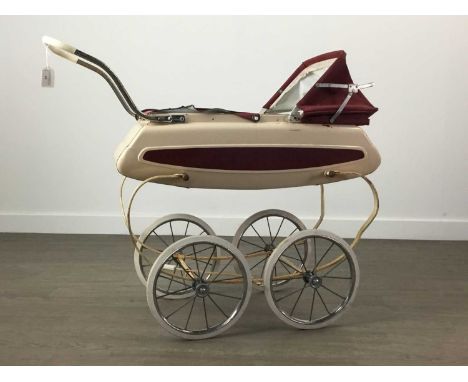 CHILD'S VINTAGE TRI-ANG PRAM