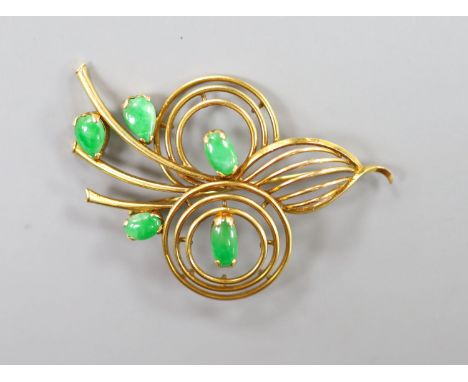 A 14k yellow metal and five stone cabochon jade set stylised spray brooch, 50mm, gross weight 8.9 grams.