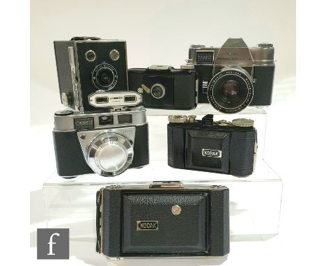 A collection of Kodak cameras to include a Retinette IB, serial number 56299, with Rodenstock Reomar 1:2 8/45mm lens, a Retin