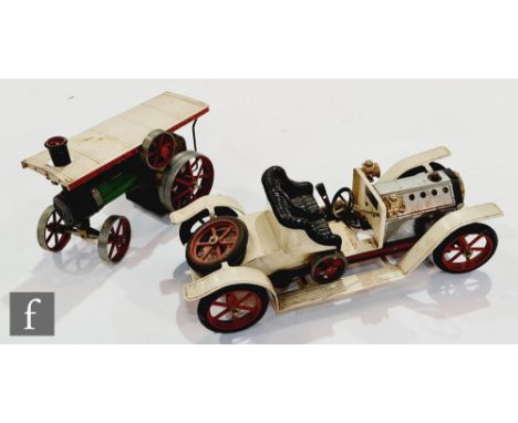 A Mamod TE 1a Traction Engine together with a Mamod SA1 Steam Roadster, both unboxed. (2) 