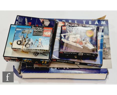 A collection of assorted Lego, to include Model Team 5590 Whirl N' Wheel Super Truck, and five Technic sets, 8620 Snow Scoote