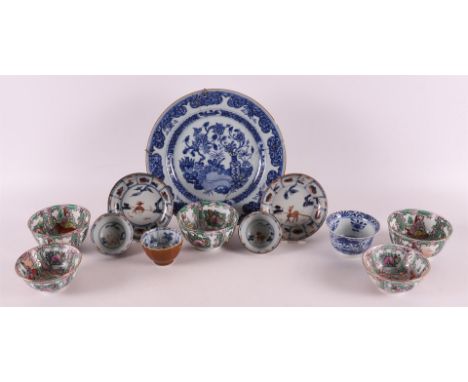 A lot of various Chinese porcelain, including Imari and Kangxi, China, 18th - 20th century, tot. 12x (damages).