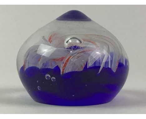 COLLECTION OF GLASS PAPERWEIGHTS including Caithness examples