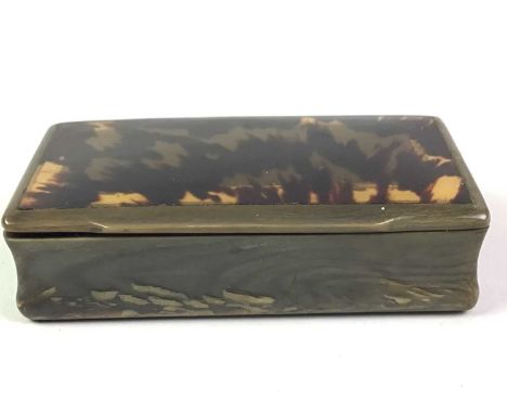 GROUP OF TRINKET BOXES including a tortoiseshell topped trinket box and other trinket boxesQty: 9