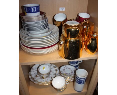 A Royal Crown Derby part teaset, decorated floral sprays, a Royal Worcester porcelain blue and white part combination service
