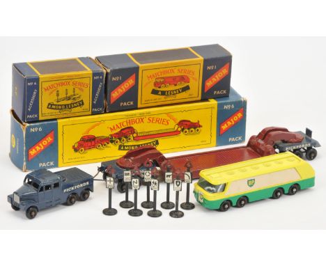 Matchbox Major a group of 3 to include, (1) No.6 M6 - Pickfords 200 Ton Transporter (2) No.1 M1 BP - B.P Petrol Tanker (3) No