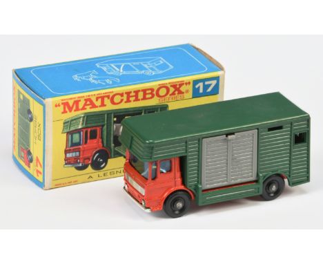 Matchbox Regular Wheels 17e AEC Horse Box - Stannard Code 1 - red cab &amp; type A base, dark green Horse Box with grey ramp,