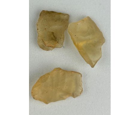 NEOLITHIC SCRAPING TOOLS IN DESERT GLASS TEKTITE From the Tenerean Culture, tool was worked circa 5,000 years ago. Fashioned 