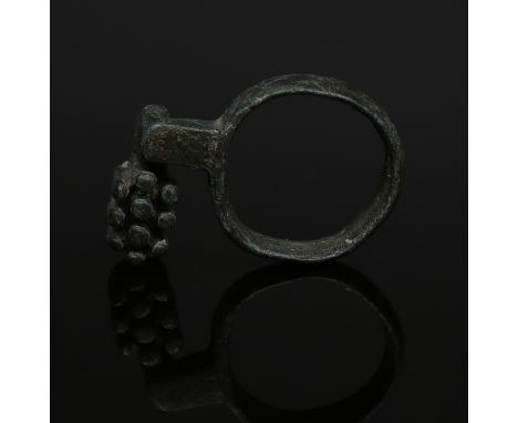 ITEM: Key ringMATERIAL: BronzeCULTURE: RomanPERIOD: 1st - 3rd Century A.DDIMENSIONS: 21 mm x 30 mmCONDITION: Good conditionPR