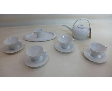 Hering Berlin porcelain tea-set: porcelain oval platter L: 35cm, large teapot 19 x 27cm, milk jug 8cm, 4 cups and saucers 