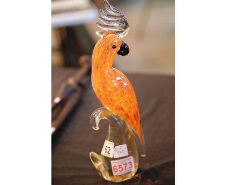 Murano type glass parrot. P&amp;P Group 2 (£18+VAT for the first lot and £2+VAT for subsequent lots) 
