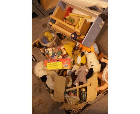 Tray of toys to include Sooty glove puppet, puppets etc. This lot is not available for in-house P&amp;P. 