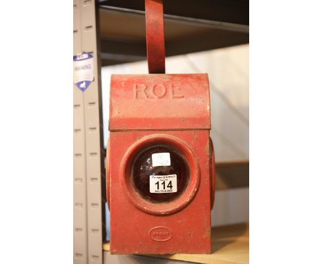 Vintage ROE roadworks lamp. P&amp;P Group 2 (£18+VAT for the first lot and £2+VAT for subsequent lots) 