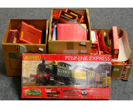 Hornby Railways OO Gauge Various Rolling Stock R343 4-Rocket launcher, R341 Searchlight wagon R128 Helicopter car (all in win