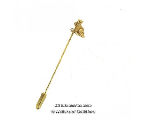 9ct yellow gold stick pin of a frog prince holding a small diamond, gross weight 1.0 grams