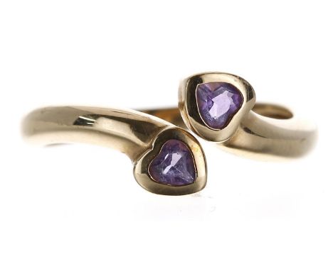 Modern 9ct amethyst set ring with heart shaped terminals, 2.4gm, ring size P ** with Ernest Jones ring box  