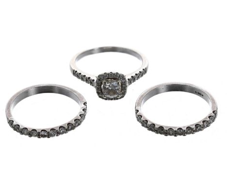 Assorted three diamond rings to include an 18ct&nbsp;single stone diamond ring, 0.40ct&nbsp; approx, clarity SI2, colour H/I,