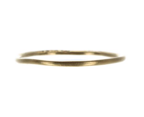 George II 22ct yellow gold slim band ring, possibly 1727, width 1mm, 0.8gm, ring size O/P 