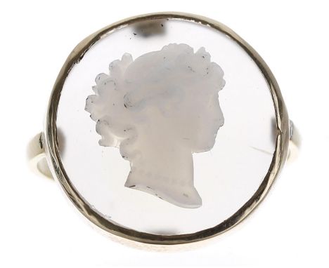 Antique 18ct cameo ring, depicting a profile of a lady, 2.7gm, 18mm diameter 