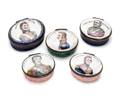 A GROUP OF FIVE ENGLISH ENAMEL PATCH BOXES, SOUTH STAFFORDSHIRE, EARLY 19TH CENTURY each decorated with a portrait bust of a 