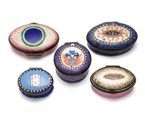A GROUP OF FIVE ENGLISH ENAMEL PATCH BOXES, SOUTH STAFFORDSHIRE, LATE 18TH / EARLY 19TH CENTURY one circular mottled purple g