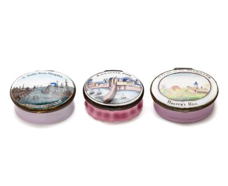 A GROUP OF THREE ENGLISH ENAMEL 'SEASIDE SOUVENIR' PATCH BOXES, SOUTH STAFFORDSHIRE, CIRCA 1800 oval, with brass hinge mounts