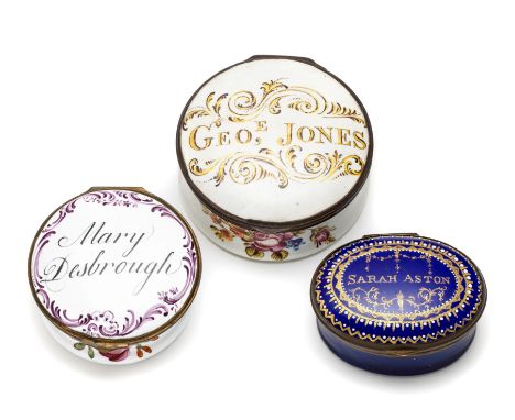 AN ENGLISH ENAMEL SNUFF BOX, SOUTH STAFFORDSHIRE, CIRCA 1770 circular, the lid painted in yellow and black with 'GEO,e JONES'