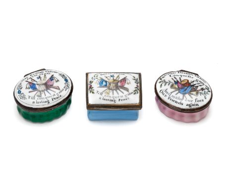 A GROUP OF THREE ENGLISH ENAMEL 'PATRIOTIC' PATCH BOXES, SOUTH STAFFORDSHIRE, CIRCA 1800 each decorated with a military troph