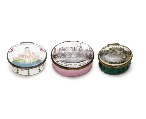 A GROUP OF THREE ENGLISH ENAMEL SOUVENIR PATCH BOXES, SOUTH STAFFORDSHIRE, LATE 18TH / EARLY 19TH CENTURY oval, brass hinge m