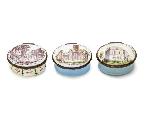 A GROUP OF THREE ENGLISH ENAMEL SOUVENIR PATCH BOXES, SOUTH STAFFORDSHIRE, CIRCA 1800 oval, two with the legend 'A Trifle fro