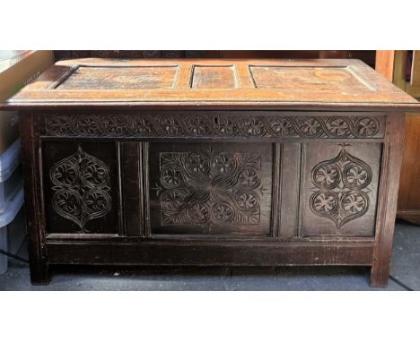 19th century panelled oak blanket chest/coffer with hinged cover. Approx. 59 x 135 x 50cms
reasonable used scuffs scratches e