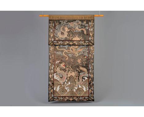 Title: A Chinese silk tapestry with dragons, 19th/20th C. Description: Dimensions:  158 x 83,5 cm   