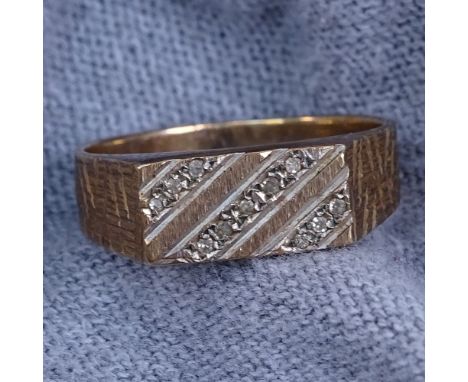 A gent's 9ct gold and diamond set signet ring, 3.9g, size S 