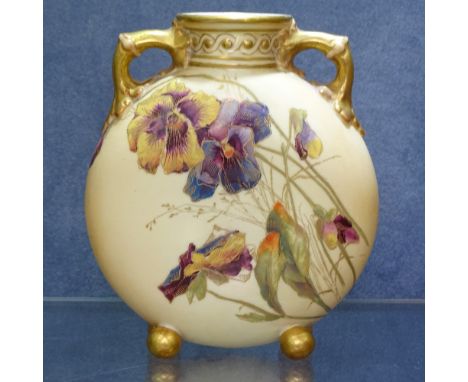 An Edwardian Royal Worcester moon flask, 553, with painted and gilded floral decoration, height 13cm 
