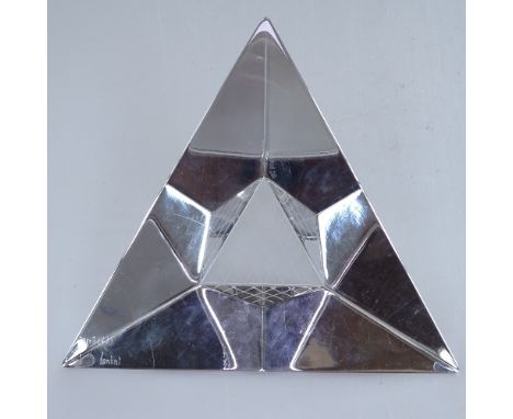 Y ZORITEHAK FOR VAL SAINT LAMBERT - a Vintage Beligian Crystal glass obelisk sculpture, folded centre, etched signatures on b