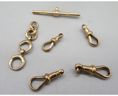 9ct gold dog clip clasps, a 9ct gold T bar, all stamped 375, and 9ct gold scrap chain, stamped 9, 14.76g 