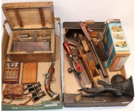 Pair of early C20th Lawrence &amp; Mayo ‘The Lynx’ binoculars in leather case, vintage feather and brass darts, replica flint