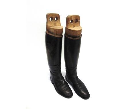 A PAIR OF GENT'S BLACK LEATHER HUNTING BOOTS size 8, complete with trees